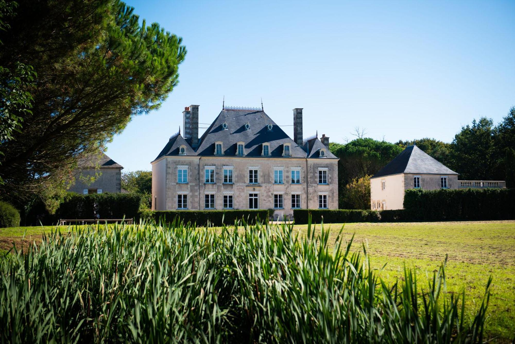 مبيت وإفطار Sanxay Domaine De La Briouse المظهر الخارجي الصورة